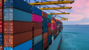Exportaciones de M&eacute;xico crecen 34.4% en junio y elevan el super&aacute;vit comercial