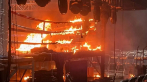 Incendian ring de Noche Suprema, evento de boxeo de influencers: Autoridades descartan &lsquo;cobro de piso&rsquo;