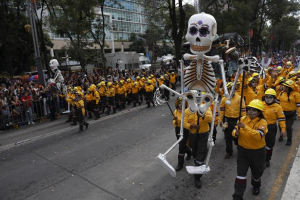 México celebra un desfile de Día de Muertos cada vez más internacional