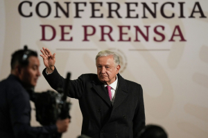 AMLO sale de su retiro y critica el giro de Trump en la relaci&oacute;n con M&eacute;xico