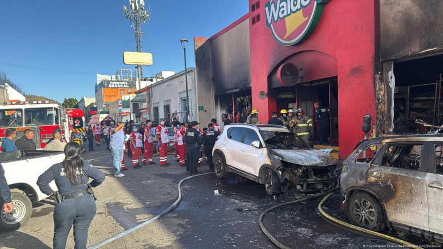 Al menos 23 muertos por una explosión en un supermercado en el norte de México