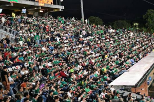 "Llenan de orgullo a todo M&eacute;xico": Sheinbaum y los hinchas festejan que el Tri sea el primer equipo en clasificarse para la siguiente fase del Mundial